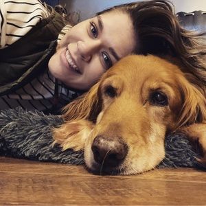 Meet your Posher, Cassandra